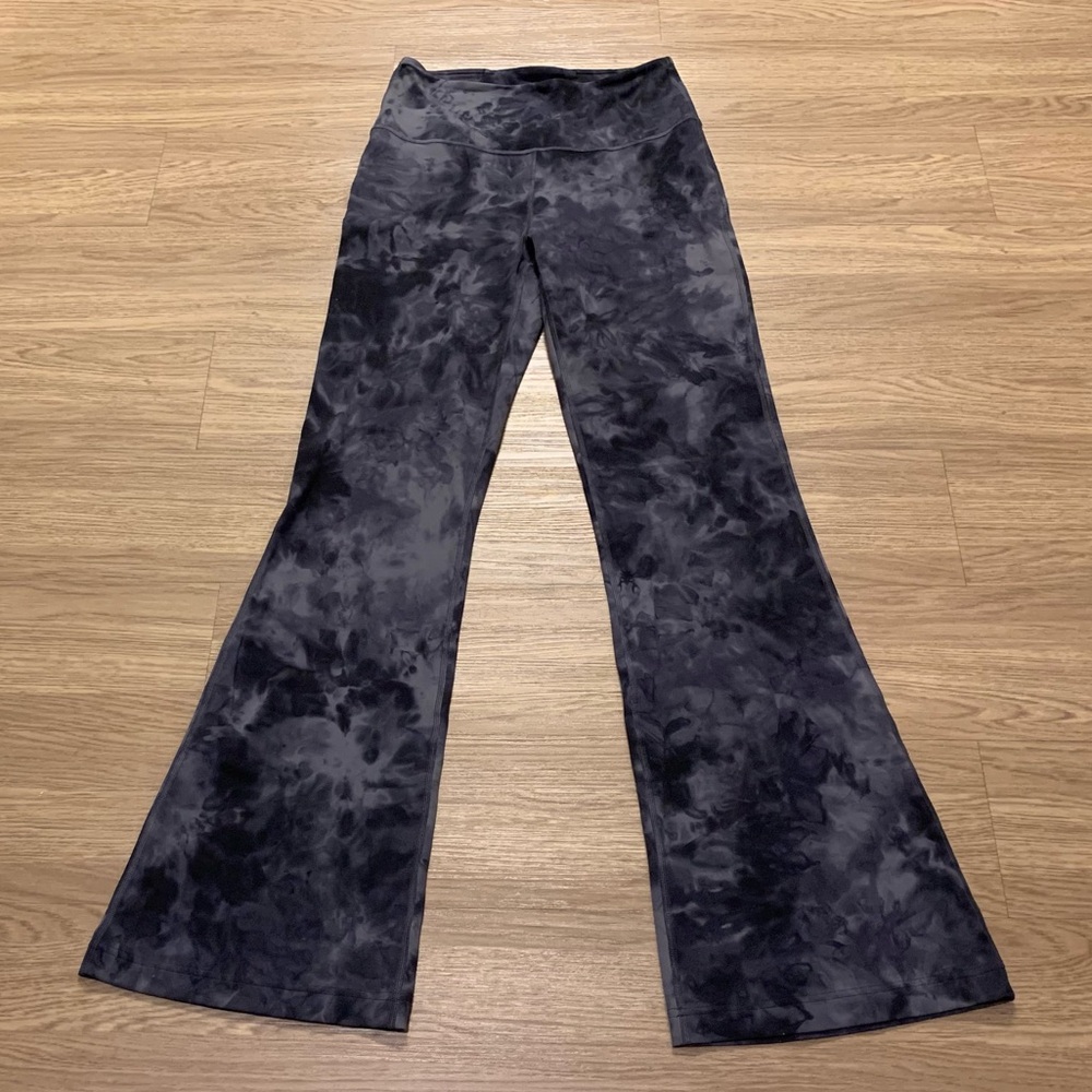 Lululemon Groove Super-High-Rise Flared Pant Nulu Diamond Dye Pitch Grey Size 8 - Picture 4 of 15